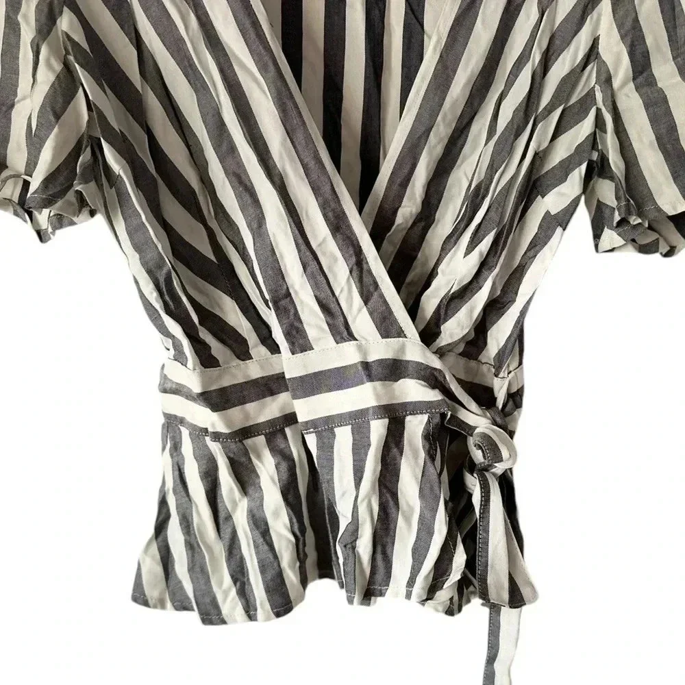 BB DAKOTA Women's Wrappers Delight Stripe Wrap Top